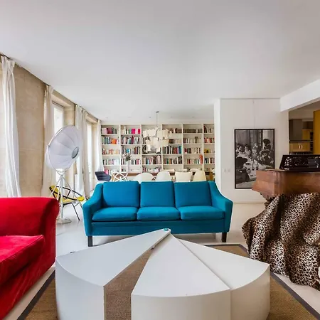 Veeve - Art Lovers Retreat